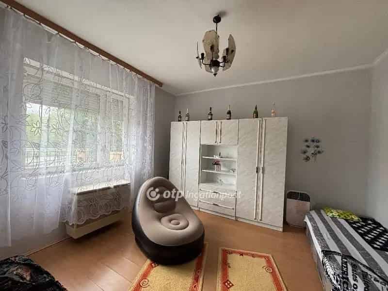 90 m2-es családi ház Beszterecen eladó