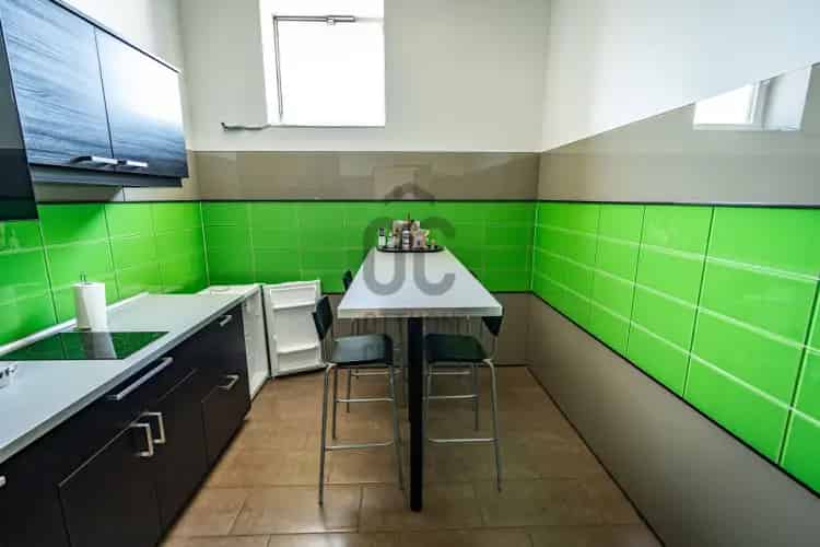 Budapest X. kerületi eladó kereskedelmi ingatlan, UZ018268