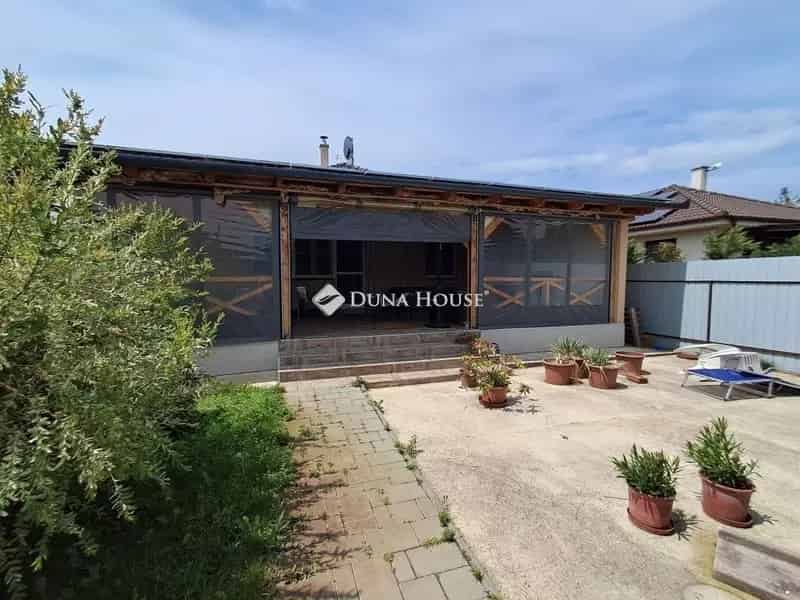 90 nm-es családi ház Debrecenben, 1500 nm-es telken