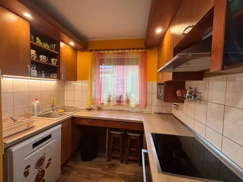 Szombathelyi családi ház eladó - 3 szoba, ikergarázs, kert