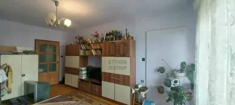 Nagykőrösi eladó lakás 2 szoba erkély felújított