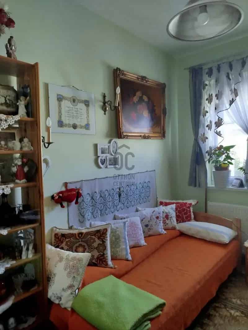 Ház Kiadó , Pécel, Közép-Magyarország