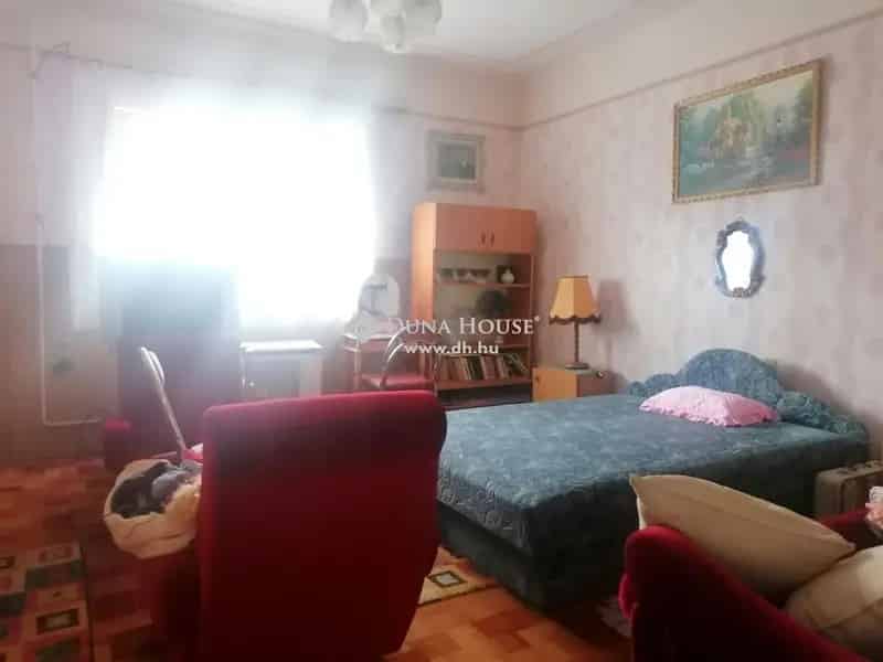 Perecesi sorház eladó - 50m2 - felújítandó