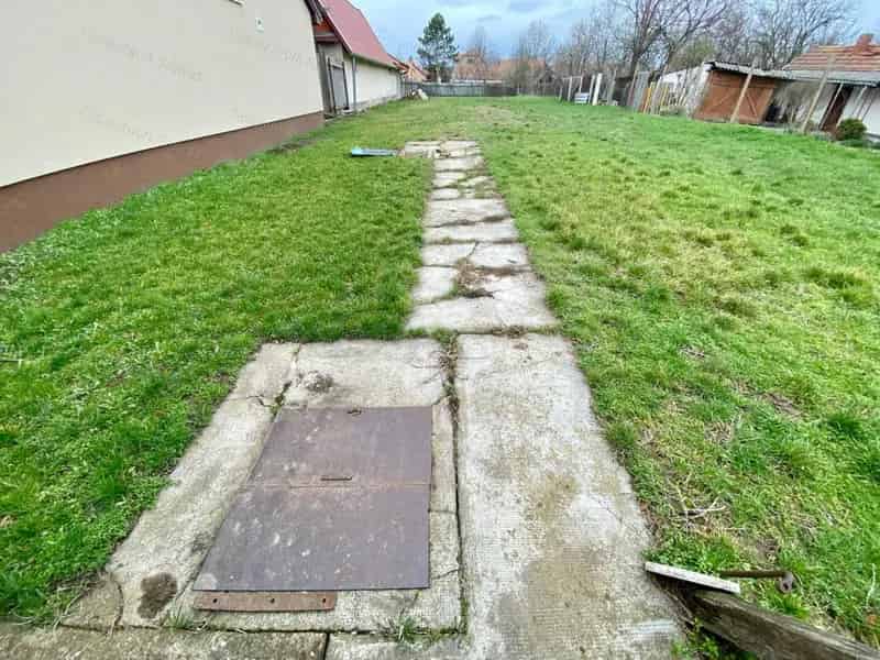 Szarvasi építési telek eladó 699 m2 30 beépíthetőséggel
