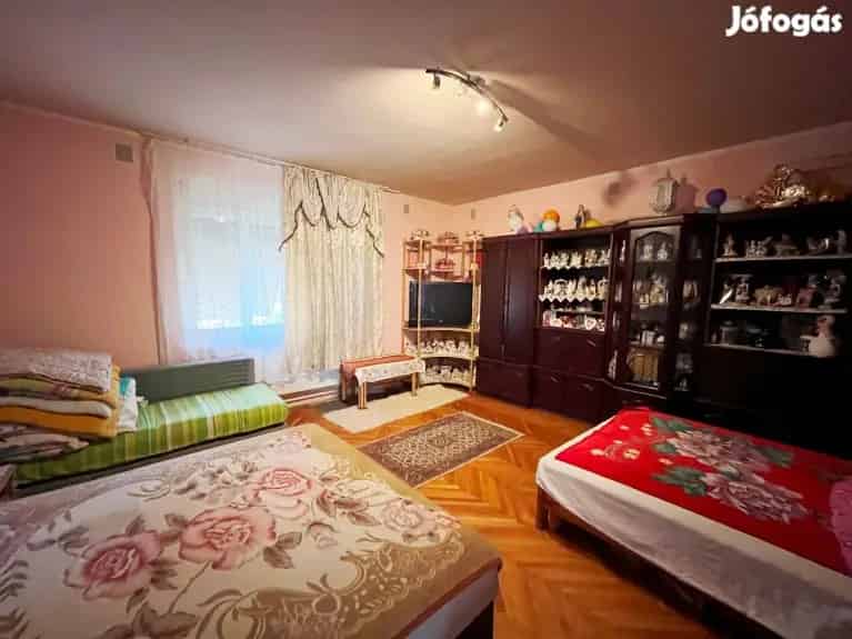 Sárvár 116nm nappali 3 szobás lakás garázzsal eladó