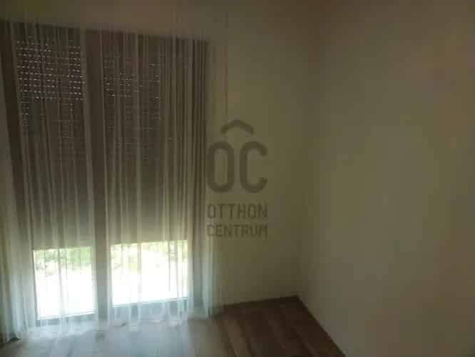 Etyeki eladó újépítésű családi ház birtok 3300m2