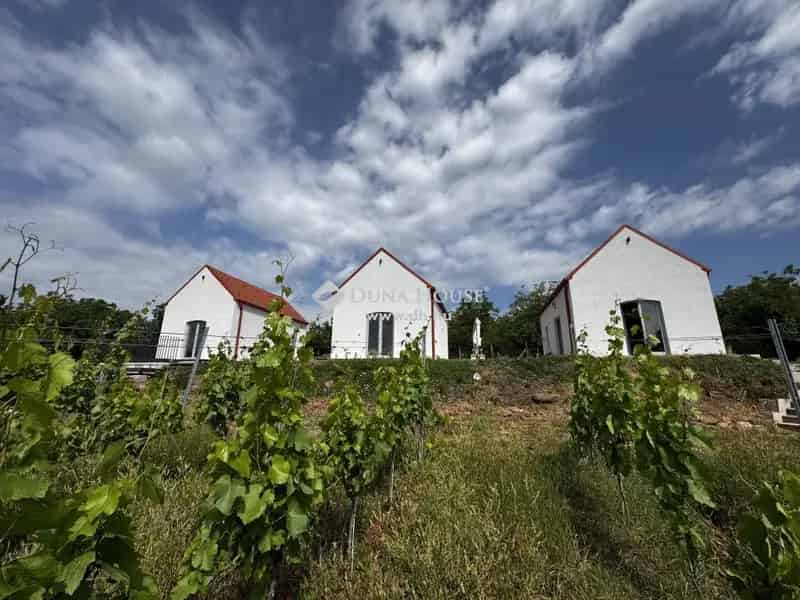 Paloznaki panorámás telek 3 apartmanházzal eladó