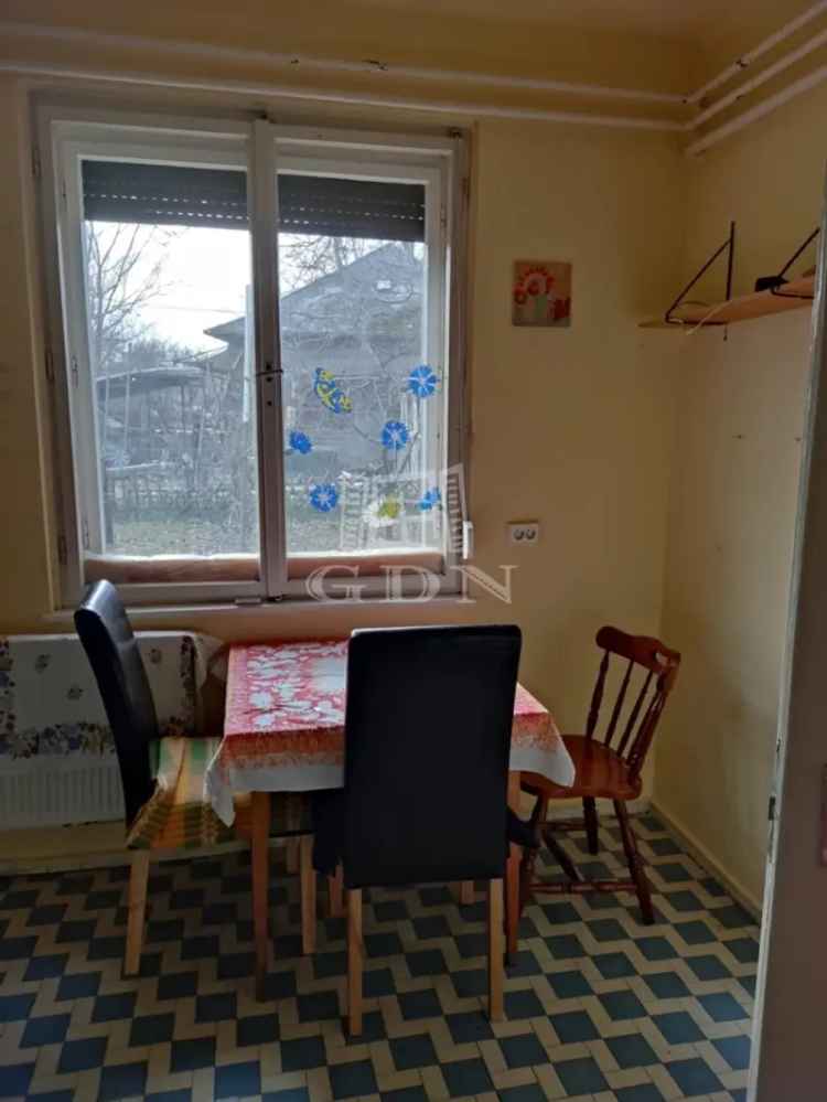 72 nm-es felújítandó családi ház Pestlőrincen