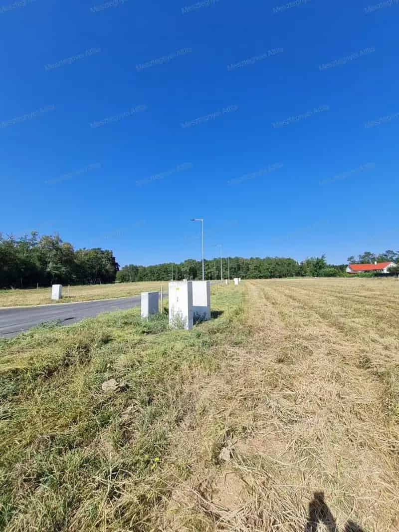 Nagycenk Széchenyi lakópark 716 nm-es telek eladó