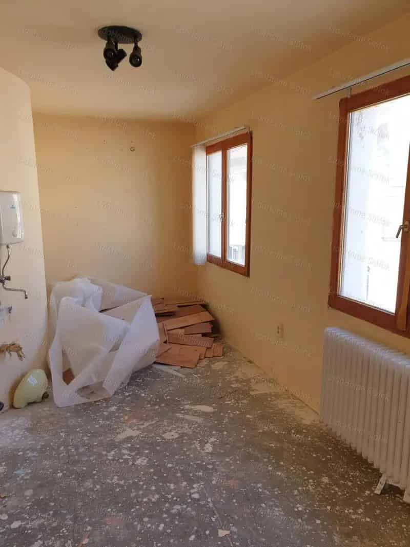 Siófoki Belvárosi Üzlethelyiség Eladó - Kiváló Befektetés