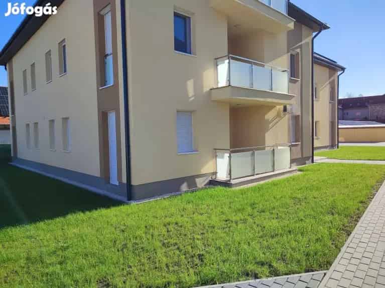 Eladó lakások Eger Sugár István utcában