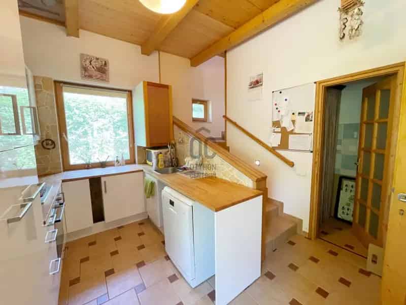 220 nm-es családi ház Máriaremetén panorámával