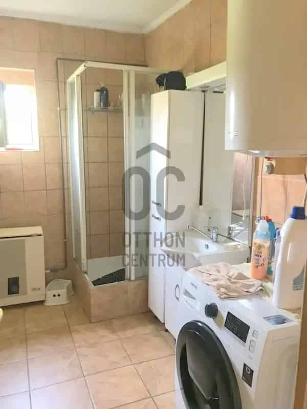 Máhomfai családi ház eladó melléképületekkel