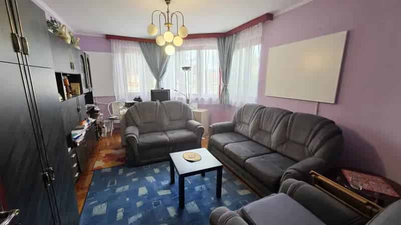 Nádudvaron eladó 165m2-es, 4 szobás családi ház