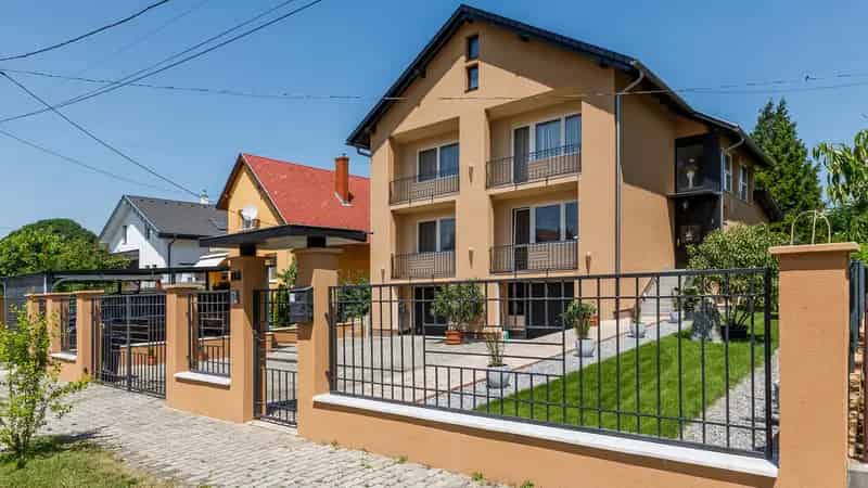 Hévízi családi ház eladó - modern, bútorozott, extrákkal