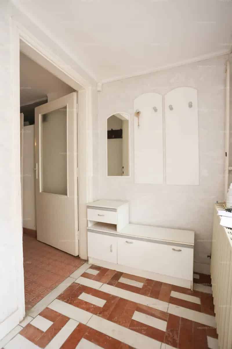 185 m2-es sorházi lakás eladó Szekszárdon