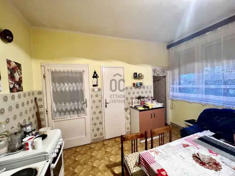 Edelényi 51 nm-es 2 szobás lakás garázzsal eladó