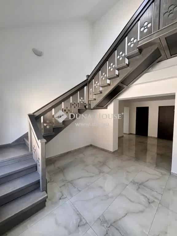 Nagyrédi családi ház eladó - 2 nappali, 5 hálószoba, 1092 m² telek