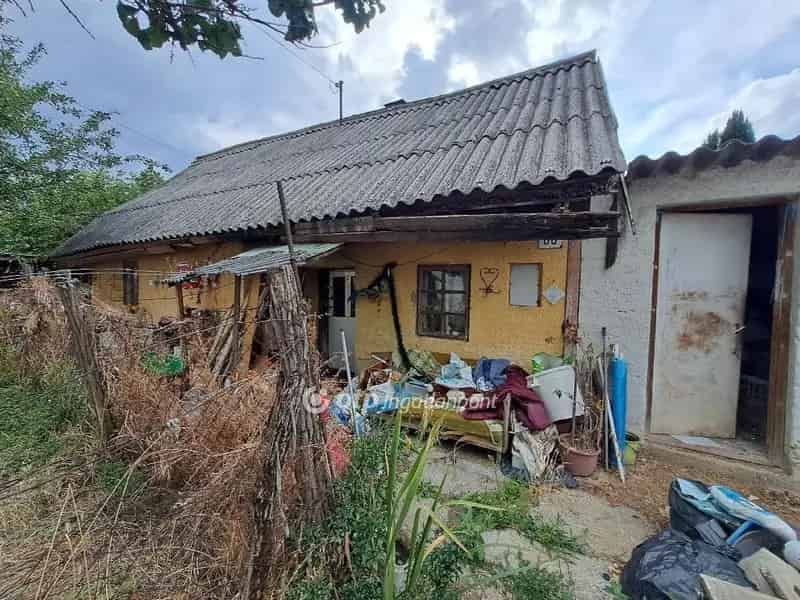 Felujítandó vályogház Litéren 36 m2 319 m2 telekkel