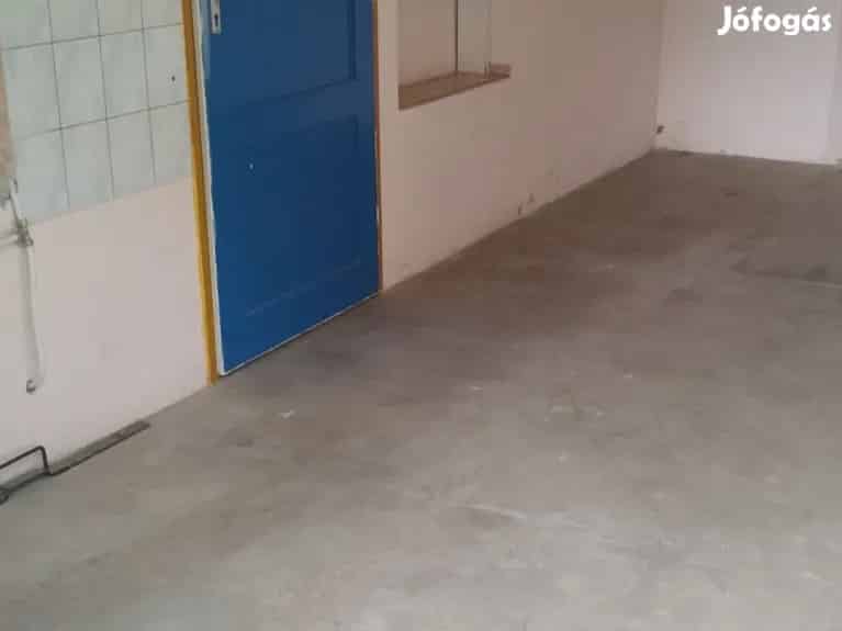 Üzlethelyiség Garázzsal Eladó Törökszentmiklóson