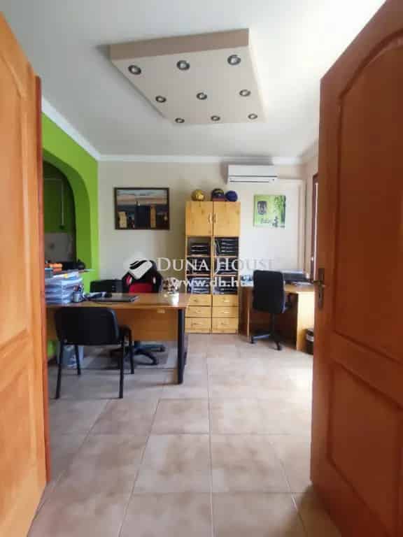 Szolnok Belvárosi 102 m2-es 2 2 Fél Szobás Tégla Lakás Eladó