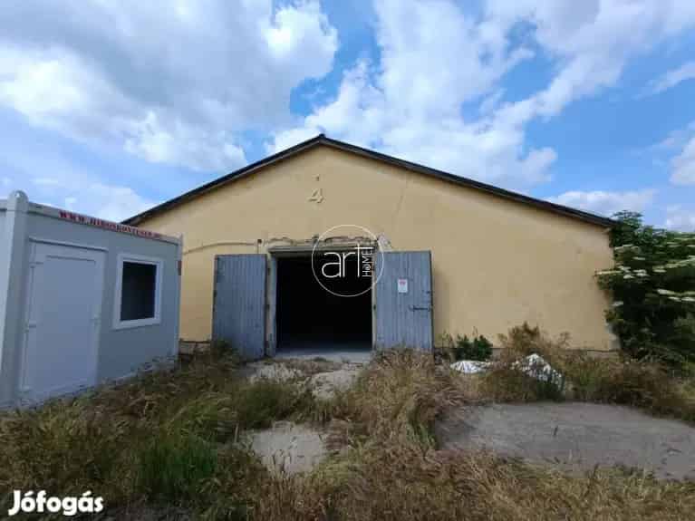 Ipari Csarnok Eladó Szegeden 950 m2