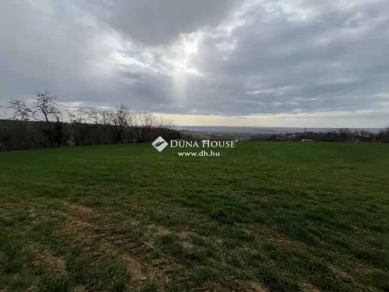 Geresdlaki panorámás telek eladó présházzal és borospincével