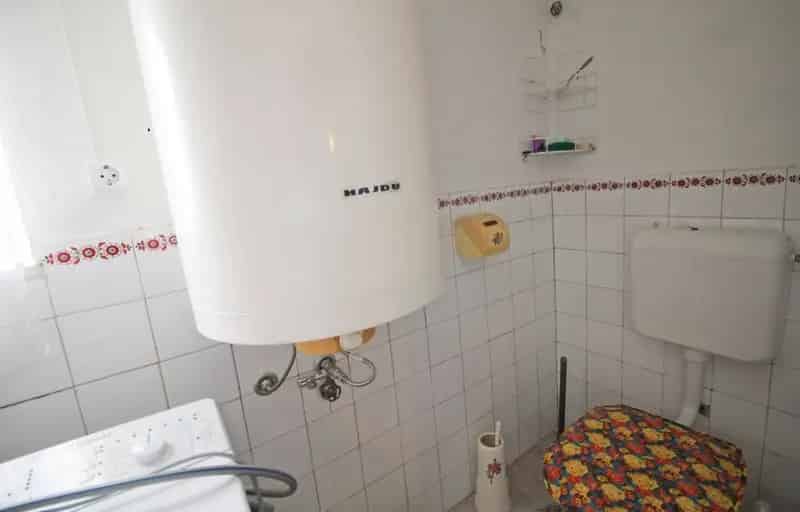 Mecsekben 2 szobás felújított parasztház eladó