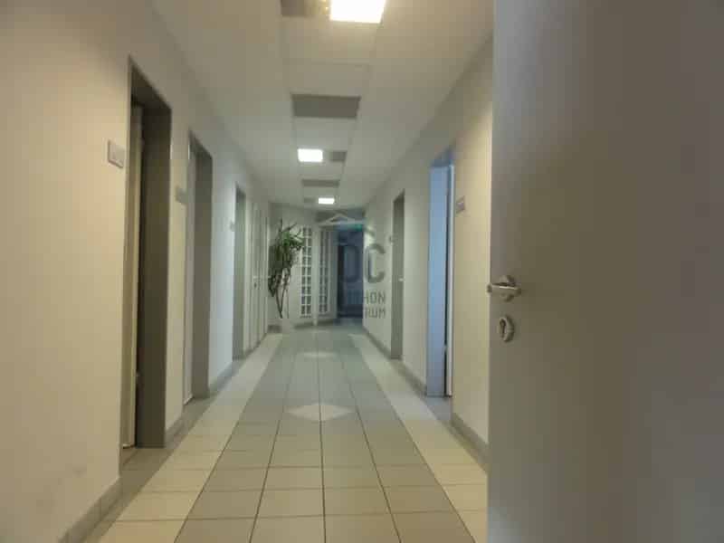 Felujitott Irodahazresz Elado X Keruletben 50 Szoba Parkolas