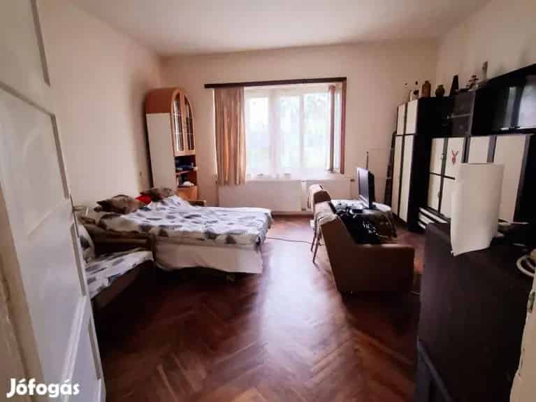 Komlóstetőn Felújított 1 Szobás Sorház Eladó