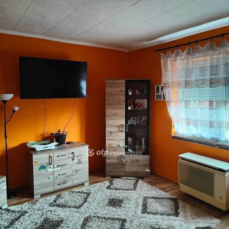 Demecser családi ház eladó - felújított, 3 szobás