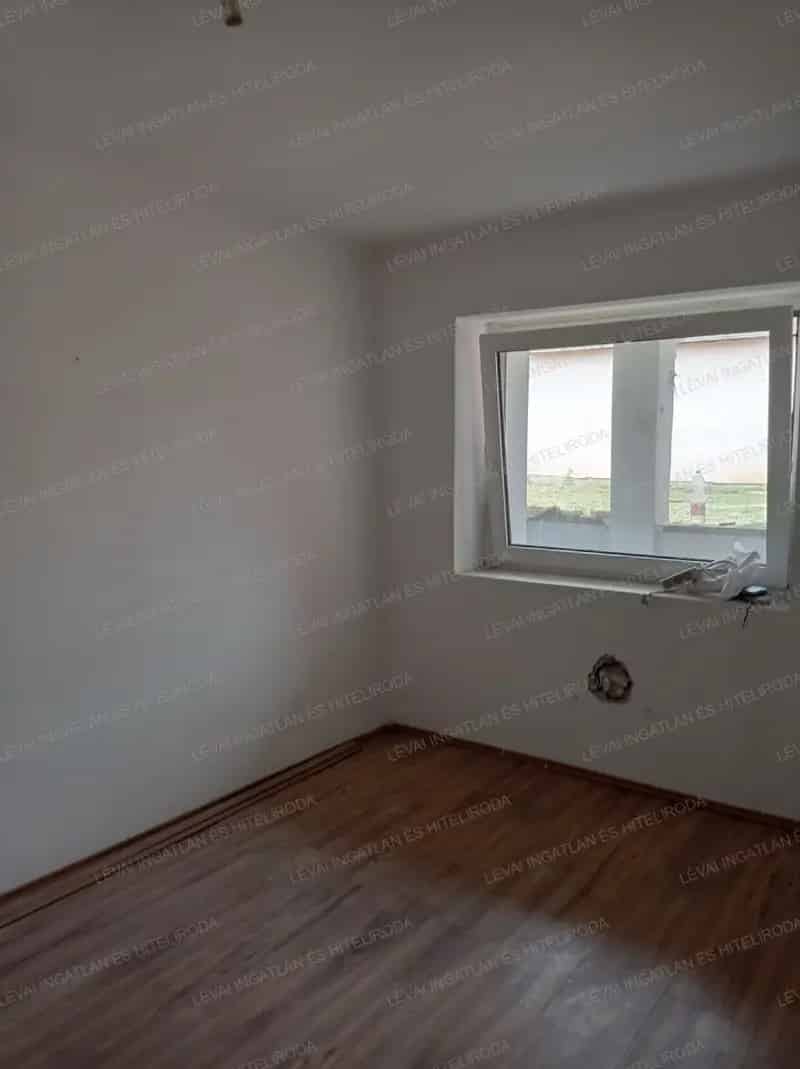 80 m2-es felújított családi ház eladó