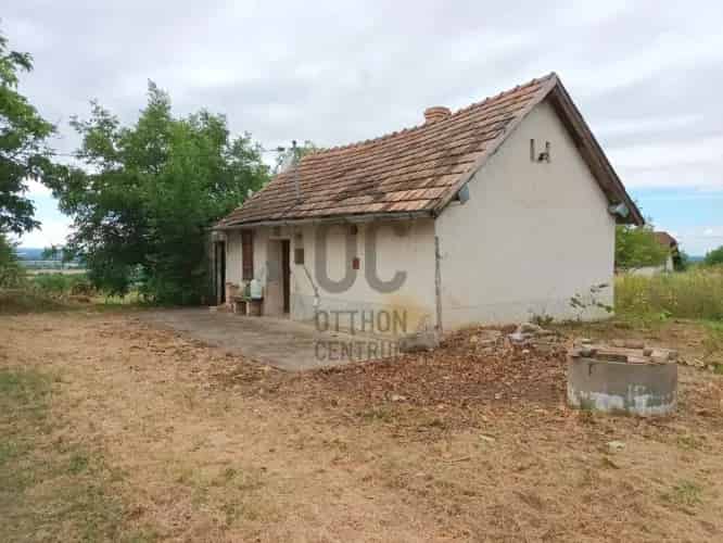 Türjei panorámás nyaraló eladó 2099 nm-es telken