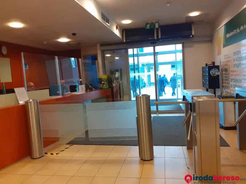 Erzsebet Irodaház Kiado Iroda 8000m2 Parkolóval