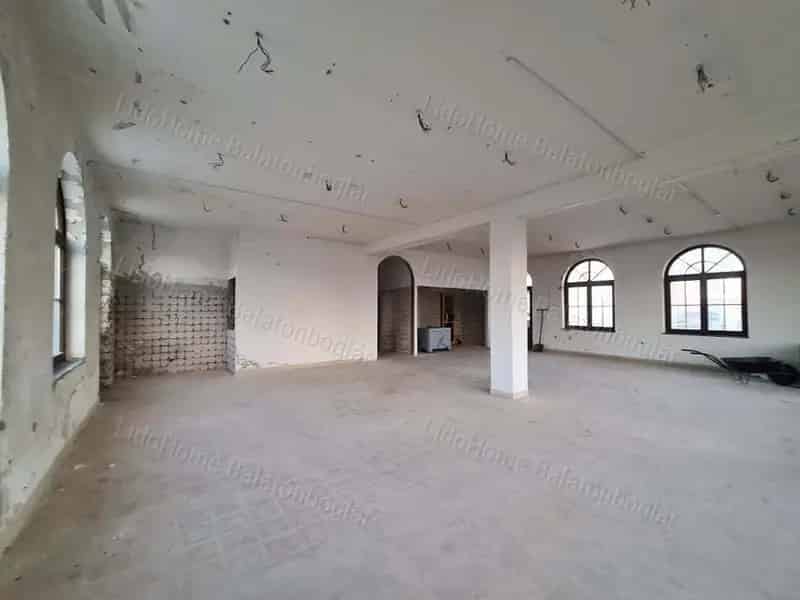 Balatonboglár Irodaépület Befektetés Társasház Apartmanház Panzió Üzletház