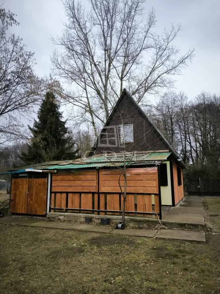 Tóparti faház Erdőkertes határában eladó