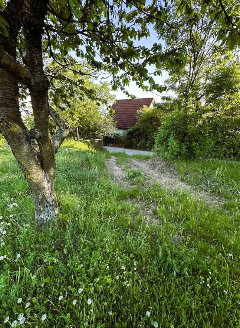 Lovas panorámás zártkerti telek eladó 2860 nm