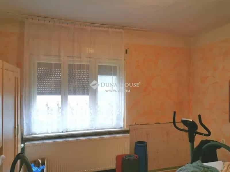 Táton eladó családi ház 84 nm garázzsal