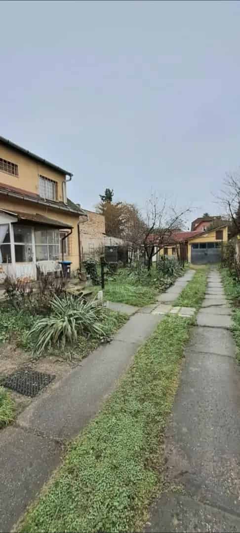 2 Ház egy telken 551nm-es kerttel