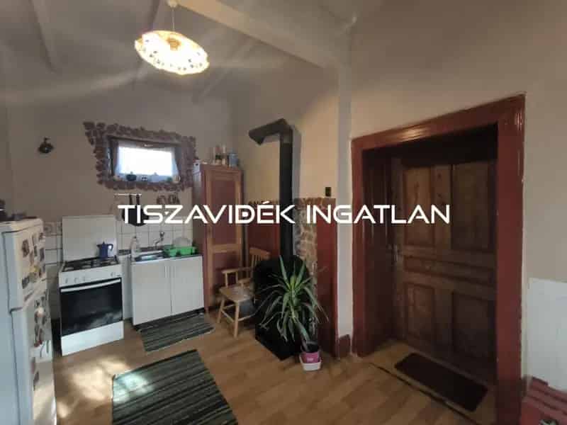 Nagykörüi Vidéki Ház Eladó - 2 Szoba, 1693m2 Telek