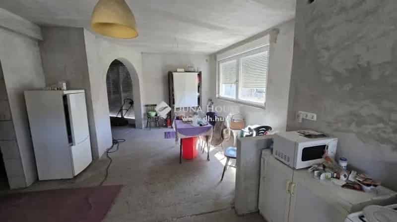 Pátyon eladó 360 nm-es családi ház 909 nm-es telken