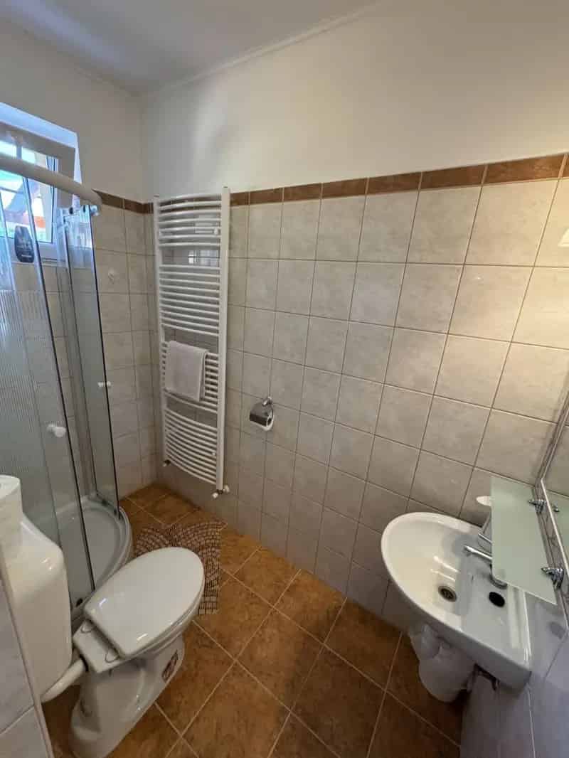 Felújított 150m2-es 2 Lakásos Téglaház 8544m2 Telekkel