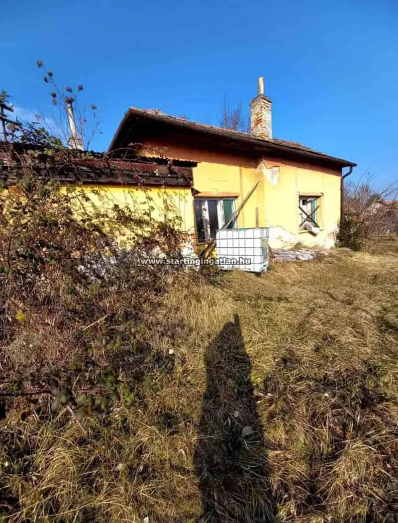 1450 nm-es telek 82 nm-es házzal Csúcshegyen