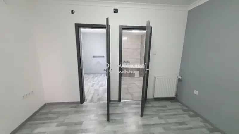Csepel 48 nm-es felújított házrész eladó 718 nm-es telken
