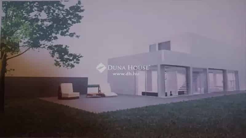 Pécs Mecsek Belvaros kozeli 840 m2-es saroktelek elado