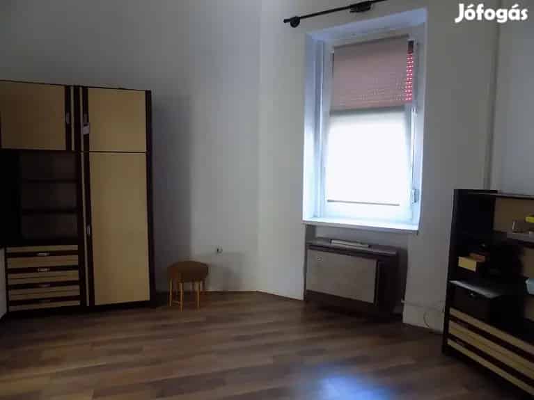 Eladó 2 szobás tégla lakás Kaposváron