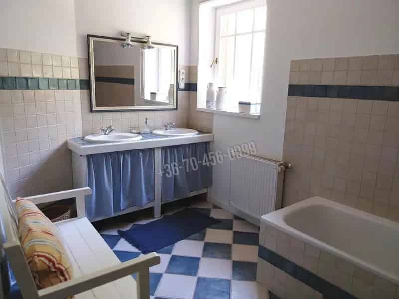 Budaörsön 5 szobás családi ház eladó gyönyörű kerttel