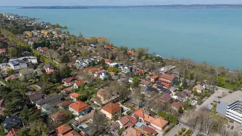 Balatoni Luxusvilla 800m2 - Tradicionális Stílus