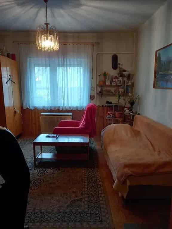 Pesterzsébet Ikerházfél eladó 70nm 2 szoba felújítandó