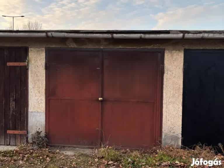Győr Vezér utca Garázs Eladó
